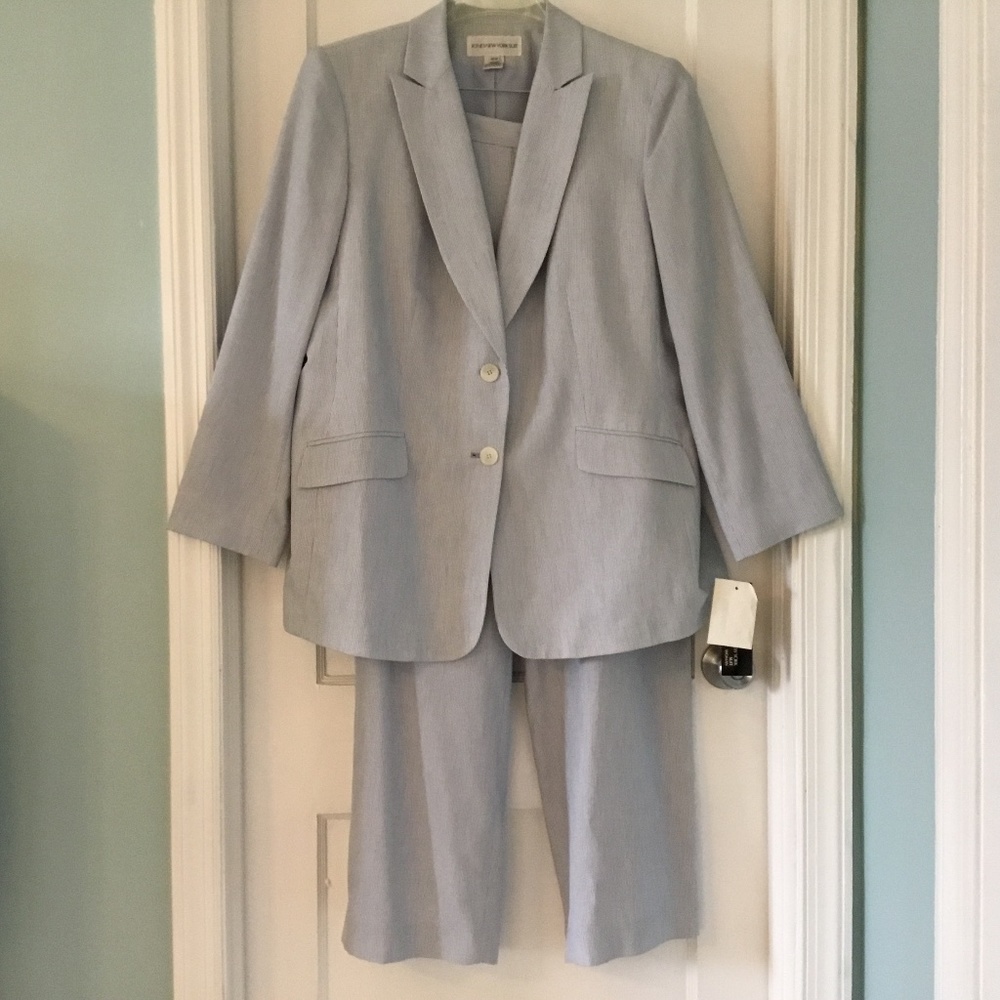 Jones New York Blue & White Pinstripe Pants Suit, Lined, Size 16W, NWT